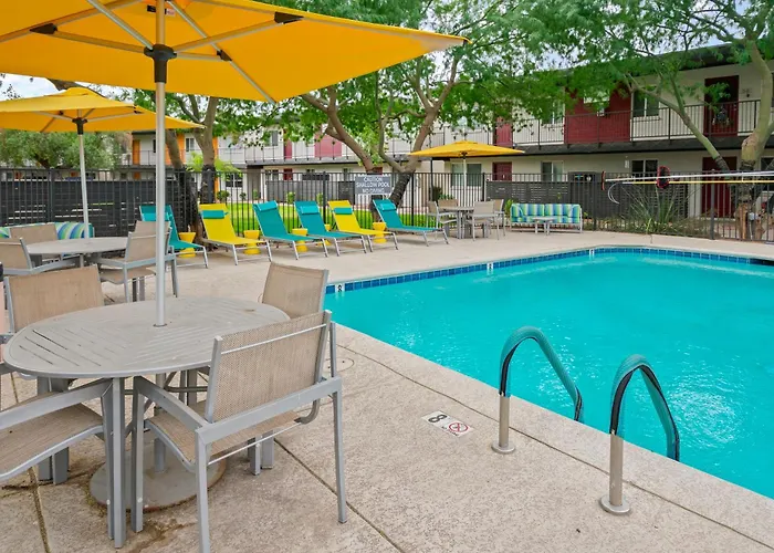 2b1b Stylish Haven - Pool And Parking Apartament *