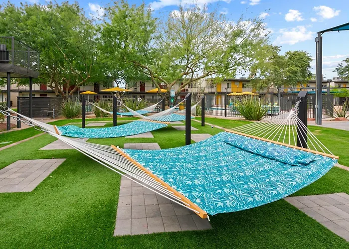 2b1b Stylish Haven - Pool And Parking Apartment Tempe
