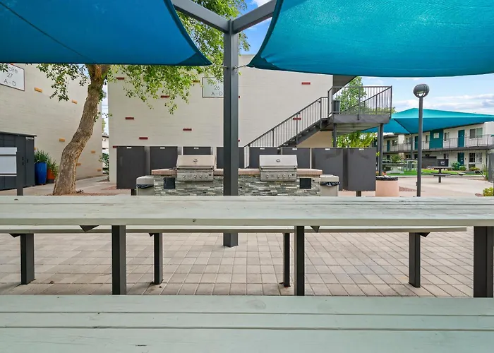 2b1b Stylish Haven - Pool And Parking Apartament *