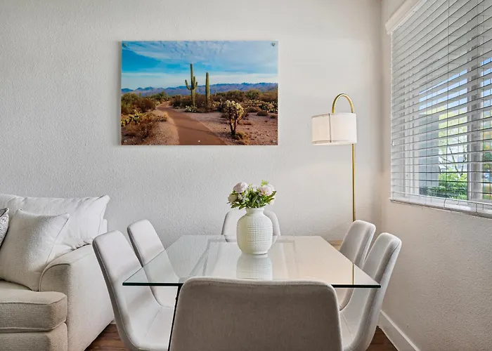 2b1b Stylish Haven - Pool And Parking Apartment Tempe